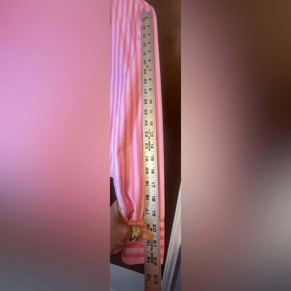Willi Smith pink on pink striped 
blouse. 100%cotton pristine
Size medium - Picture 9 of 9